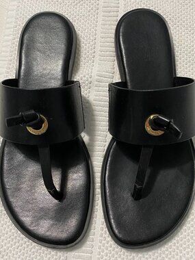 Michael Kors  - Cindy Vachetta Flat Thong Sandals - Black Leather